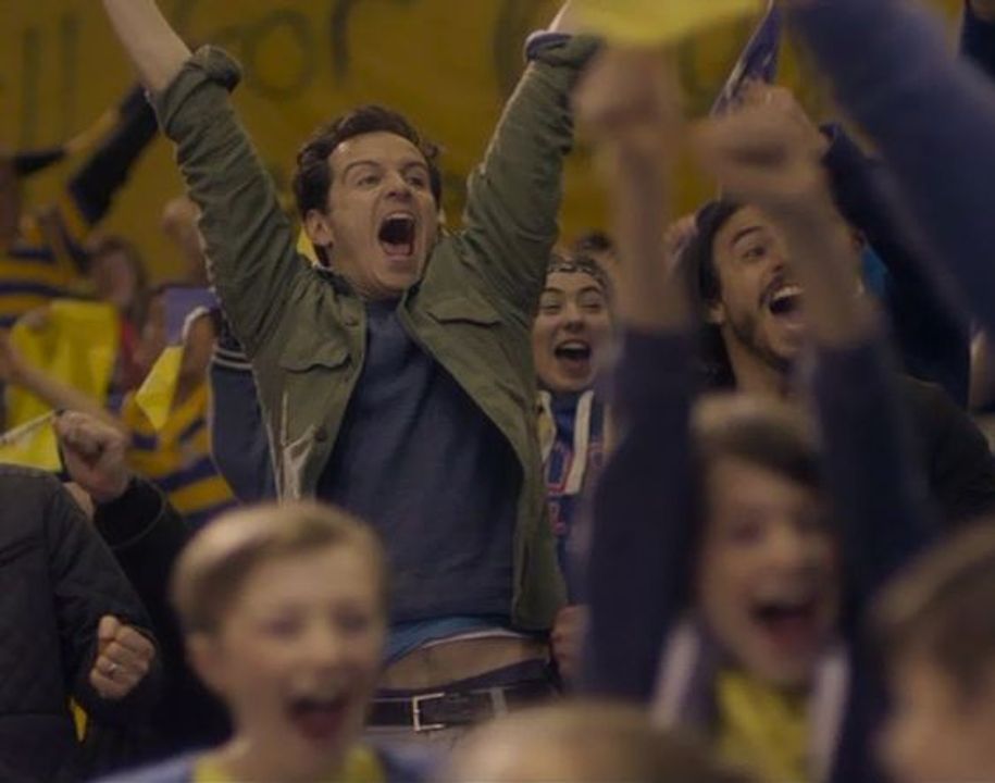 Thầy Sherry ăn mừng cùng chàng "fella" của thầy ấy.