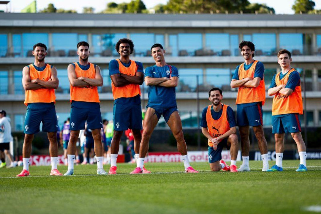 Ronaldo cùng đồng đội trong ngày hội quân.