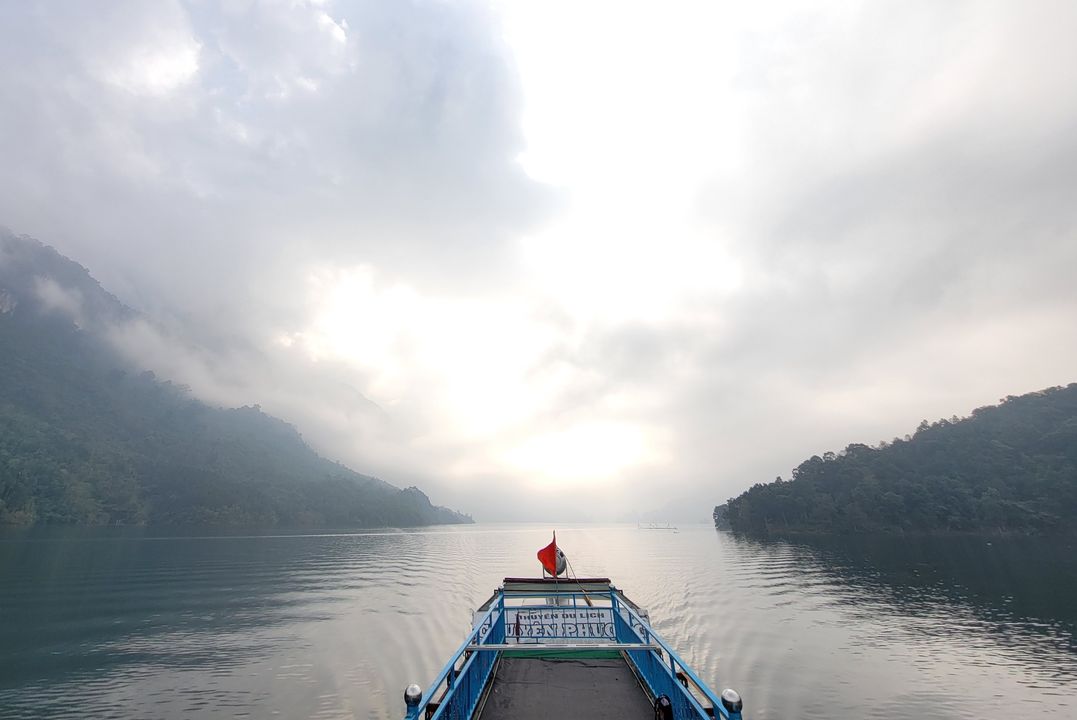 Nắng ló dần phía cuối trời