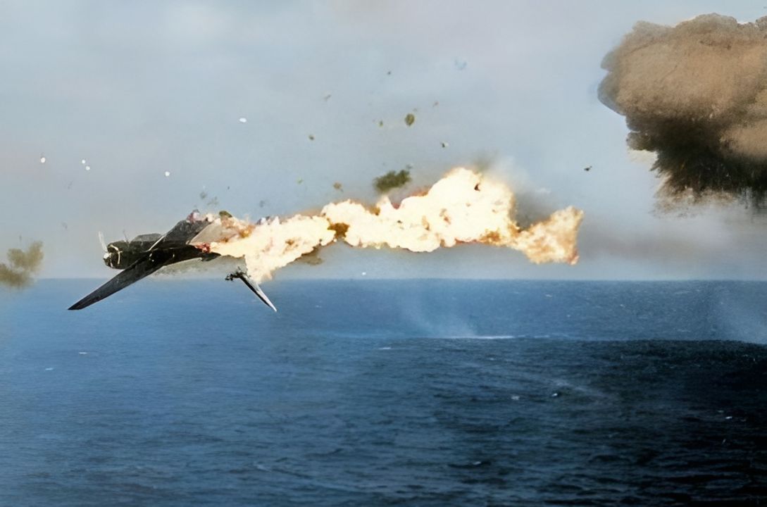 Một chiếc B6N1 hoạt động trên đất liền thuộc Không đoàn 531 trúng một phát đạn trực tiếp cỡ 5 inch bắn ra từ tàu sân bay USS Yorktown (CV-10) trong một cuộc tấn công ngư lôi thất bại nhằm vào con tàu ngoài khơi Kwajalein vào ngày 4 tháng 12 năm 1943.