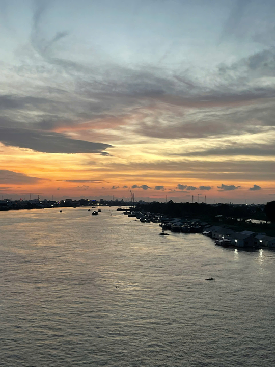 Hoàng hôn quê mình những ngày không mưa