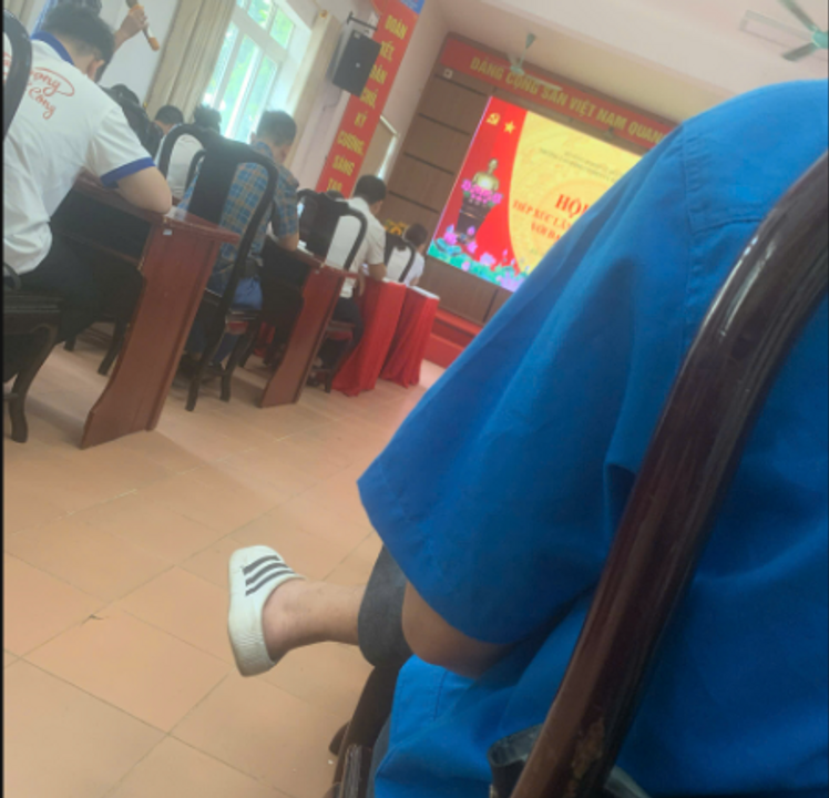 Buổi họp hôm đó.