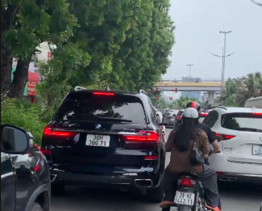 Hà Nội vẫn vậy, chẳng có gì đổi thay.