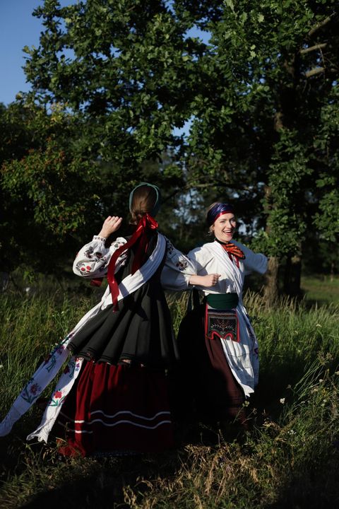 Người Ukraina trong trang phục dân tộc, ảnh chụp năm 2025