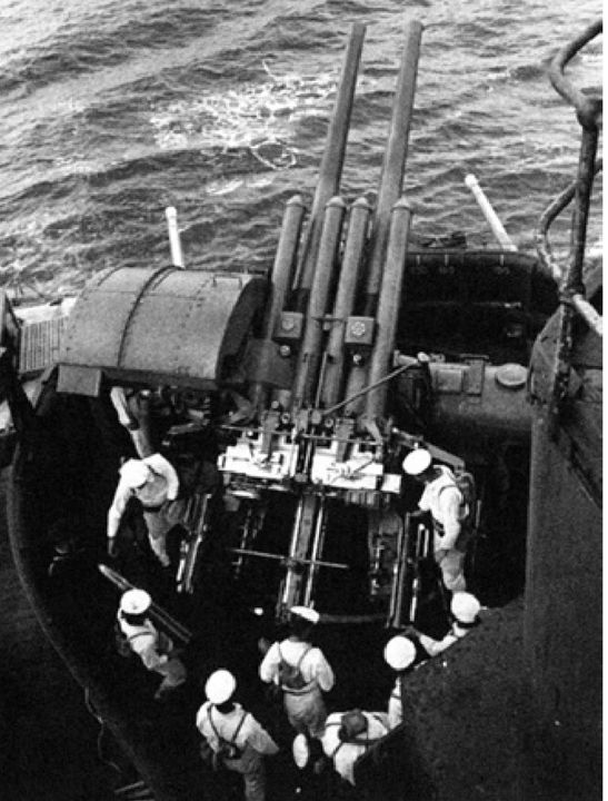 Pháo phòng không góc cao 5 inch Type 89 là vũ khí phòng không tầm xa tiêu chuẩn của Hải quân Đế quốc Nhật Bản trong chiến tranh. Mặc dù có đặc điểm kỹ thuật tốt, nhưng nó bị hạn chế bởi thiết bị điều khiển hỏa lực kém và học thuyết lỗi thời. Hồ sơ của Nhật Bản về việc sử dụng loại pháo này trong các cuộc tấn công đường không vào tàu Musashi cho thấy nó được sử dụng hạn chế, xác nhận rằng hệ thống gặp vấn đề trong việc theo dõi các mục tiêu thực hiện ném bom bổ nhào hoặc tấn công bằng ngư lôi. (Tạp chí Ships of the World)