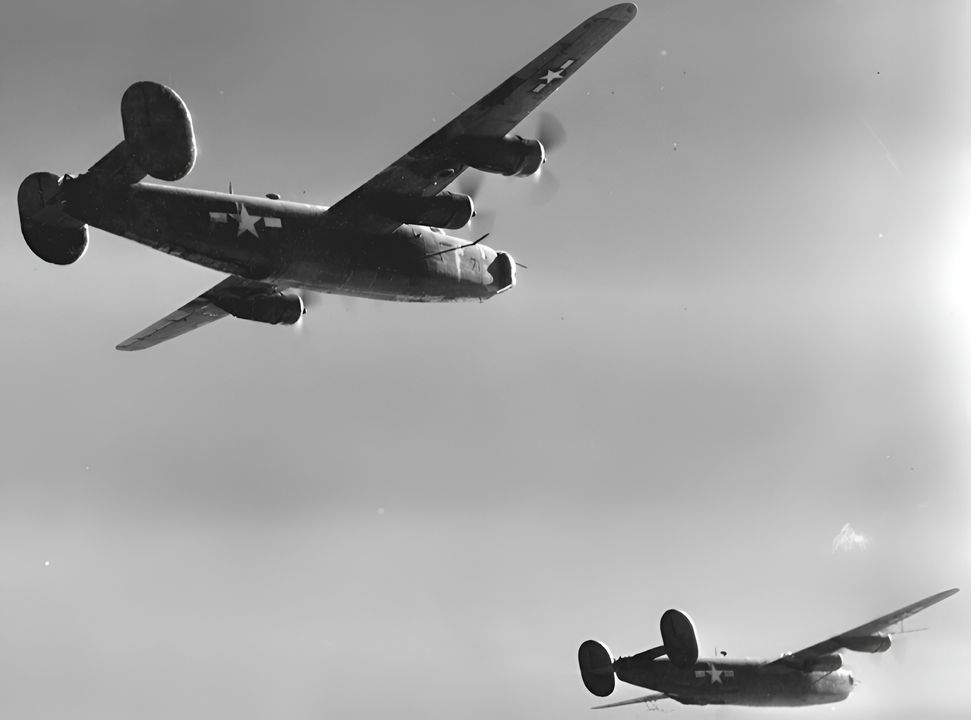 Hai chiếc PB4Y-1 xuất phát tuần tra từ căn cứ tại Kwajalein vào tháng 3 năm 1944. Chiếc đi đầu được gắn ăng-ten radar ASV dưới cả hai cánh. Khi lực lượng Mỹ tiến dần về phía tây Thái Bình Dương, các phi đoàn tuần tra ném bom cũng theo sát sau, ngay khi các đơn vị công binh của Lục quân và Hải quân Mỹ hoàn thành xây dựng sân bay trên những hòn đảo mới chiếm được. (80G-407717, RG80, NARA)