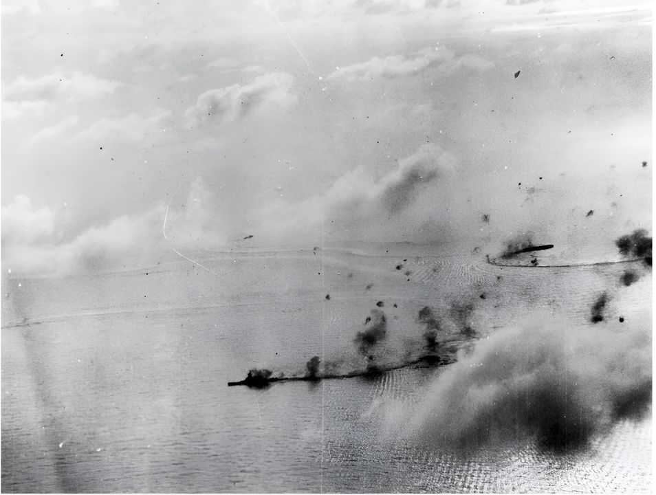 Bức ảnh chụp từ một máy bay của Bunker Hill cho thấy Lực lượng C đang bị tấn công. Con tàu ở phía dưới là thiết giáp hạm Haruna hoặc Kongō, cả hai đều hộ tống Chiyoda. Tàu sân bay có thể thấy ở góc trên bên phải.