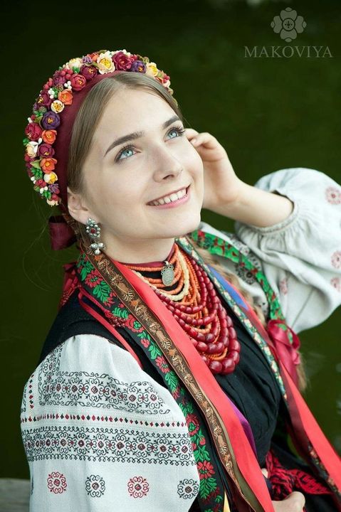 Vyshyvanka-trang phục truyền thống của người Ukraine