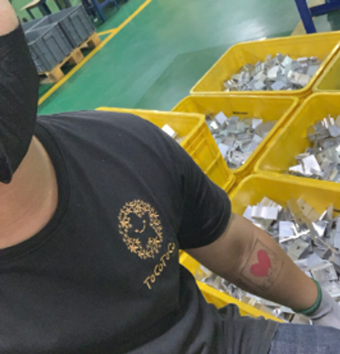 Tôi bên 20 thùng công cho 8 tiếng làm việc.