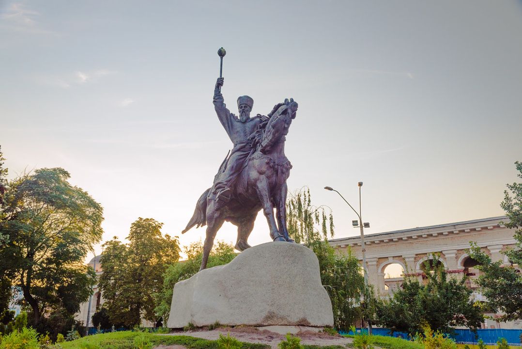 Tượng đài Hetman Sahaidachny tại Kyiv
