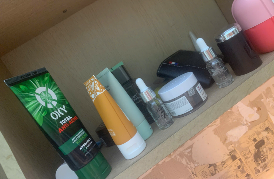 Cả bộ skincae mà tôi mua để dự trữ.