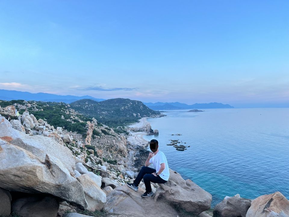 Hix, nhìn lại mới thấy cái dáng chụp ảnh nhìn chán quá. tại chỗ để chân bị cao