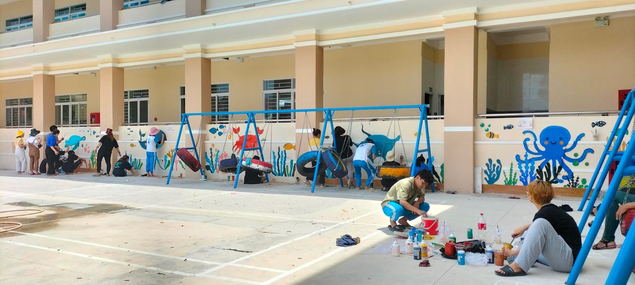 Vẽ vẽ tô tô, nhưng mình chỉ tô tí xíu, chứ không vẽ :>