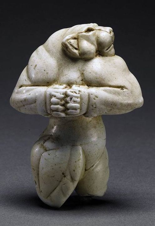 Sư tử cái Guennol