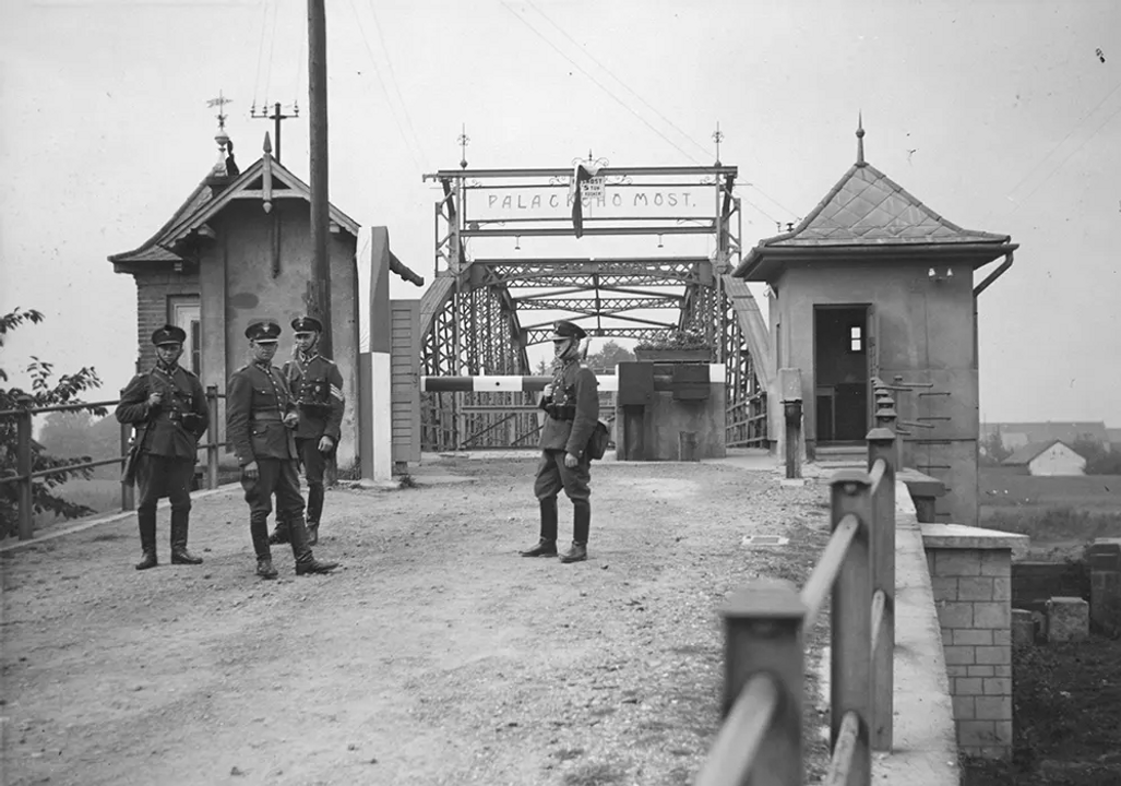 <i>Lính Ba Lan tại đồn biên phòng Bogumin của Tiệp Khắc.</i>