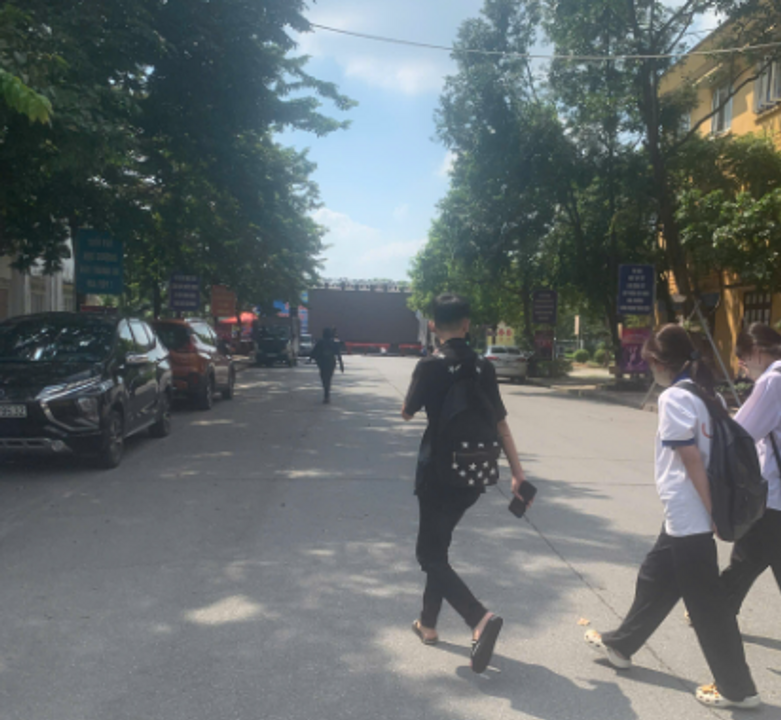 Trường setup sân khấu lớn chào Gala chào tân.