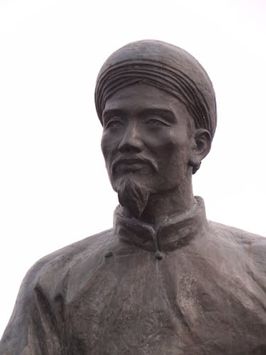 Tượng Nguyễn Du | Ảnh: Wikipedia