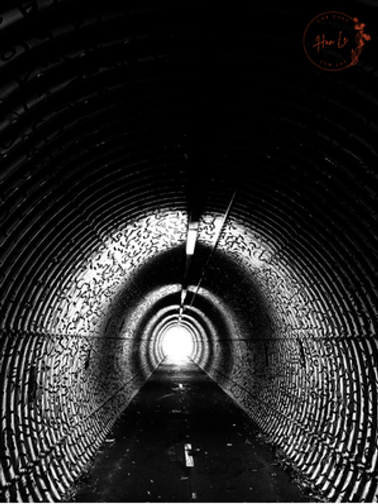 Trong hang tối đó, tất cả những gì mình nhìn thấy là chính mình.