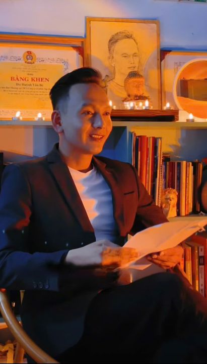 <i>Hình ảnh luôn chỉn chu, chững chạc thường thấy trong các video series
"Từ những câu chuyện thường ngày".</i>