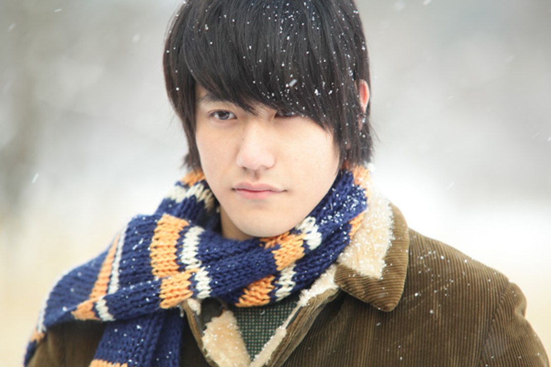 Nhân vật Toru Watanabe trong phiên bản phim điện ảnh, do Matsuyama Kenichi thủ vai. Nguồn ảnh: Galaxy