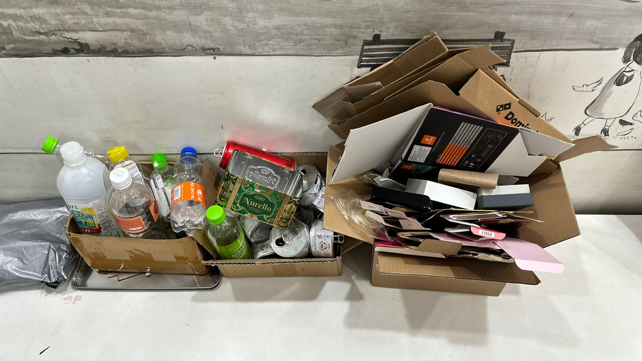 Rác được mọi người trong nhà mình tự nguyện phân loại <3 <3