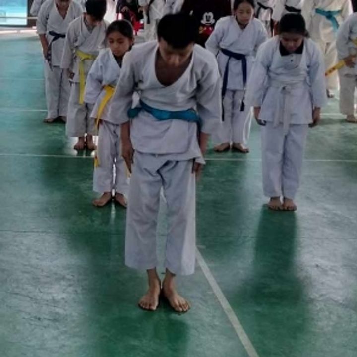 Tui trong buổi lễ tái thành lập một CLB Karate