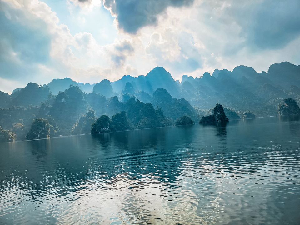 Ai mang nắng đi mất ....