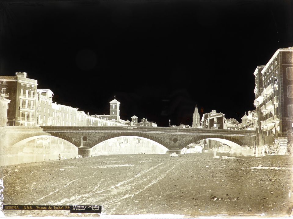 <i>Ảnh âm bản collodion ướt chụp Girona, Tây Ban Nha, khoảng năm 1867</i>