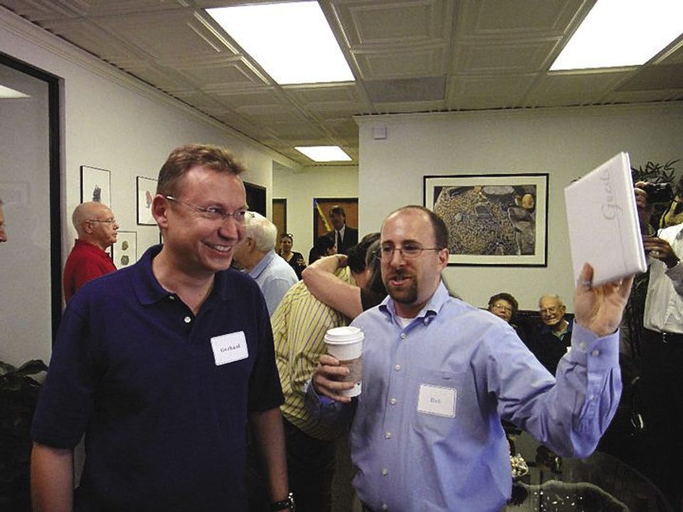 Gerhard và Rob Lavinsky tại lễ khai trương