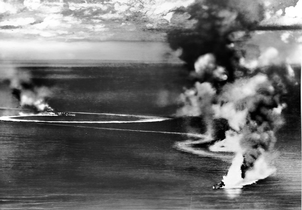 Việc tiêu diệt hai tàu tuần dương hạng nặng của Anh Cornwall và Dorsetshire là thời khắc đỉnh cao của Chiến dịch C đối với Kido Butai của Nhật Bản. Chỉ trong vòng 17 phút, cả hai con tàu đều bị trúng nhiều bom và bị đánh chìm. Bức ảnh của Nhật này cho thấy hai tàu tuần dương đang bị tấn công và bốc cháy.