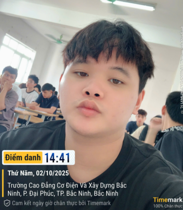 Tôi ở trong lớp.