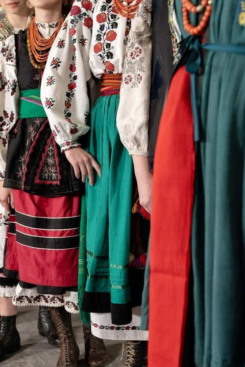 Vyshyvanka từ các vùng miền khác nhau tại Ukraine