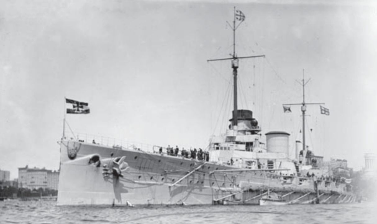 Moltke là tàu dẫn đầu của thế hệ thiết giáp tuần dương hạm thứ hai của Đức, được đưa vào hoạt động năm 1912. Con tàu này rõ ràng vượt trội so với các thiết kế thiết giáp tuần dương hạm đương thời của Anh.