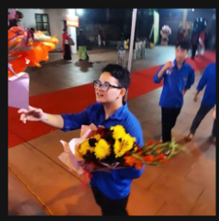 Bức ảnh hiếm hoi còn sót lại của tôi ngày còn hoạt động trong Đoàn.