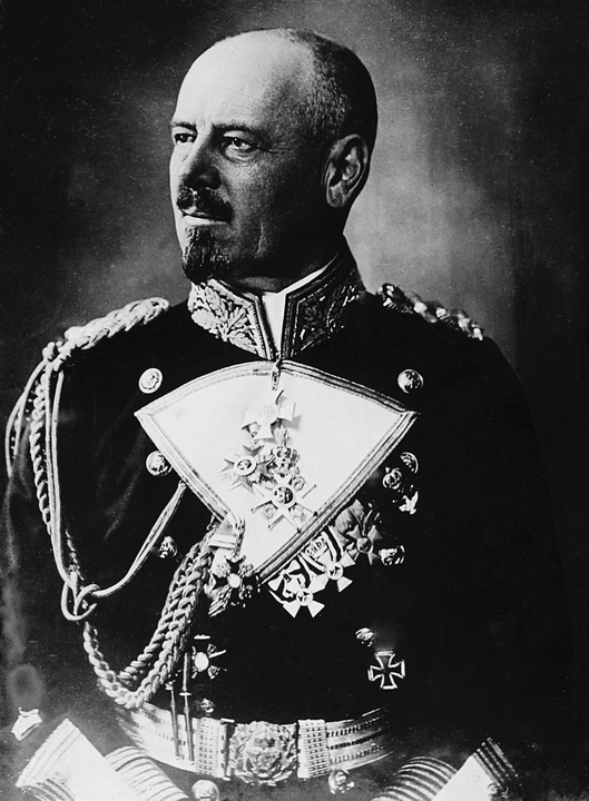 Franz Hipper là tư lệnh lực lượng thiết giáp tuần dương Đức trong cả hai trận Dogger Bank và Jutland. Tại Jutland, ông thể hiện vững vàng, tuy không thực sự xuất sắc. Khi có cơ hội giao chiến với các thiết giáp tuần dương Anh trong điều kiện gần như ngang bằng, Hipper đã tận dụng triệt để và đánh chìm hai tàu chiến Anh ngay trong giai đoạn mở màn của trận đánh. (Cody Images)