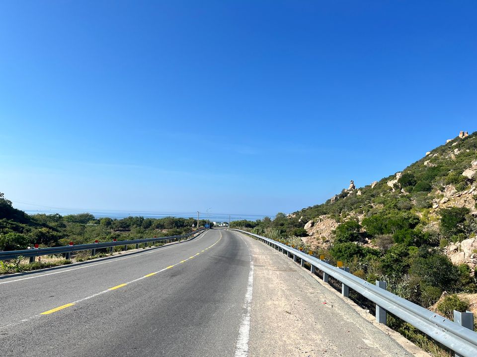 Đi qua công viên đá 1 đoạn sẽ tới cung đường này