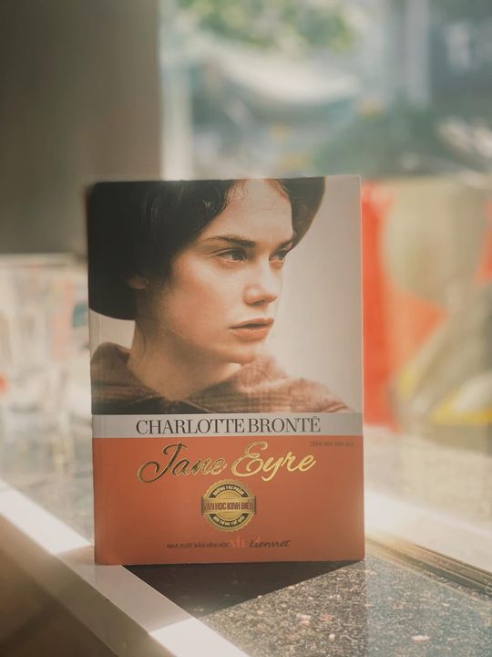 Nó được chụp dưới nền đất 