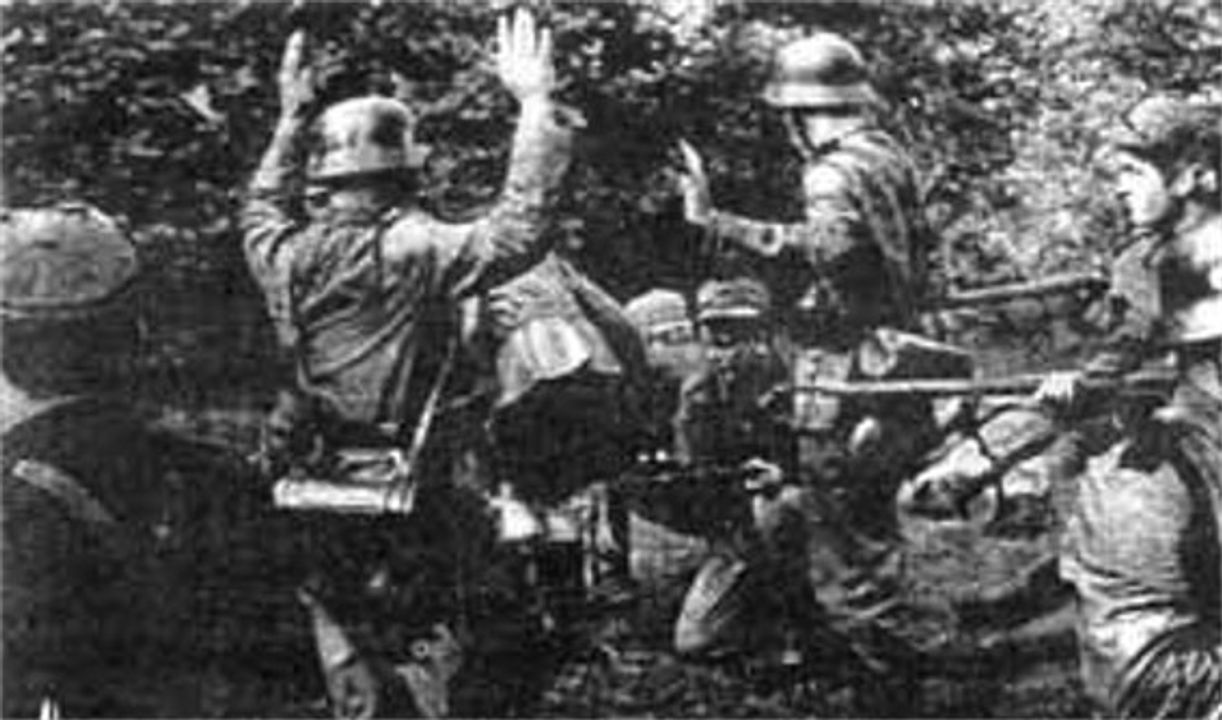 Lính Đức đầu hàng du kích UPA