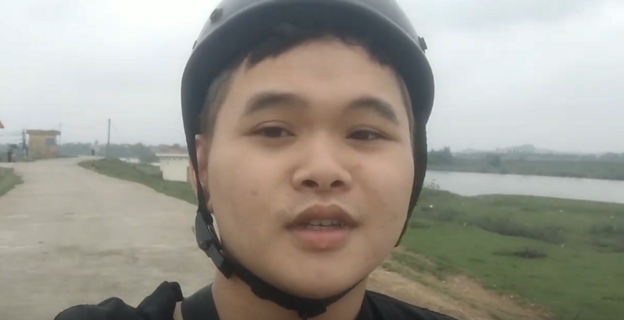 Tôi chạy ship lại.