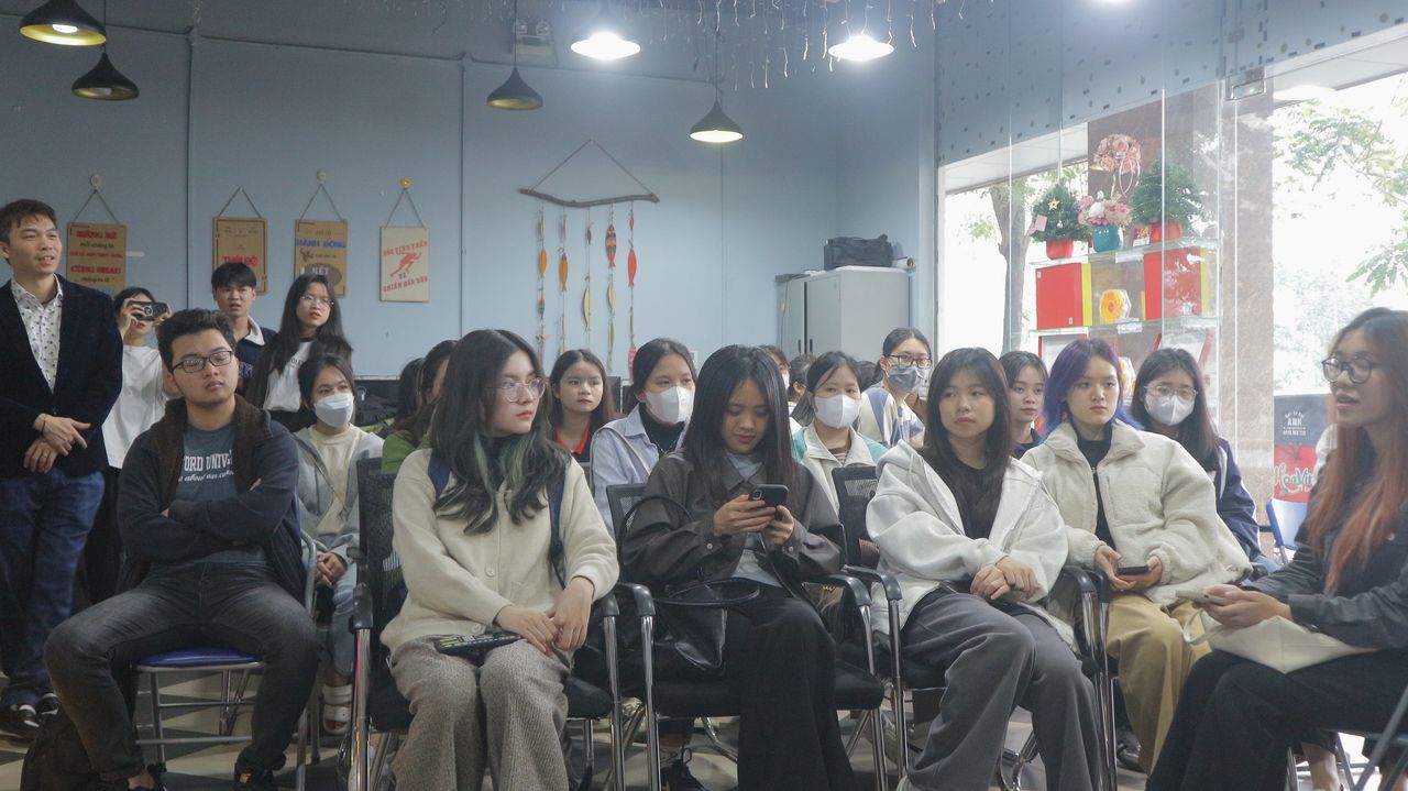 <i>Sinh viên Học viện Báo chí và Tuyên truyền tham dự chuyến đi thực tế tại công ty cổ phần Truyền thông Nam Minh</i>