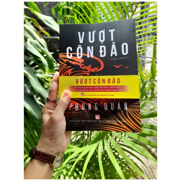 Sách "Vượt Côn Đảo"