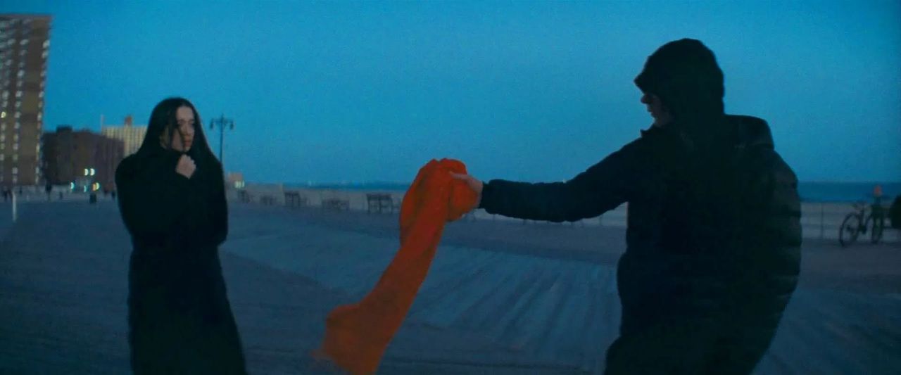 <i>lặng lẽ và tầm thường</i> 