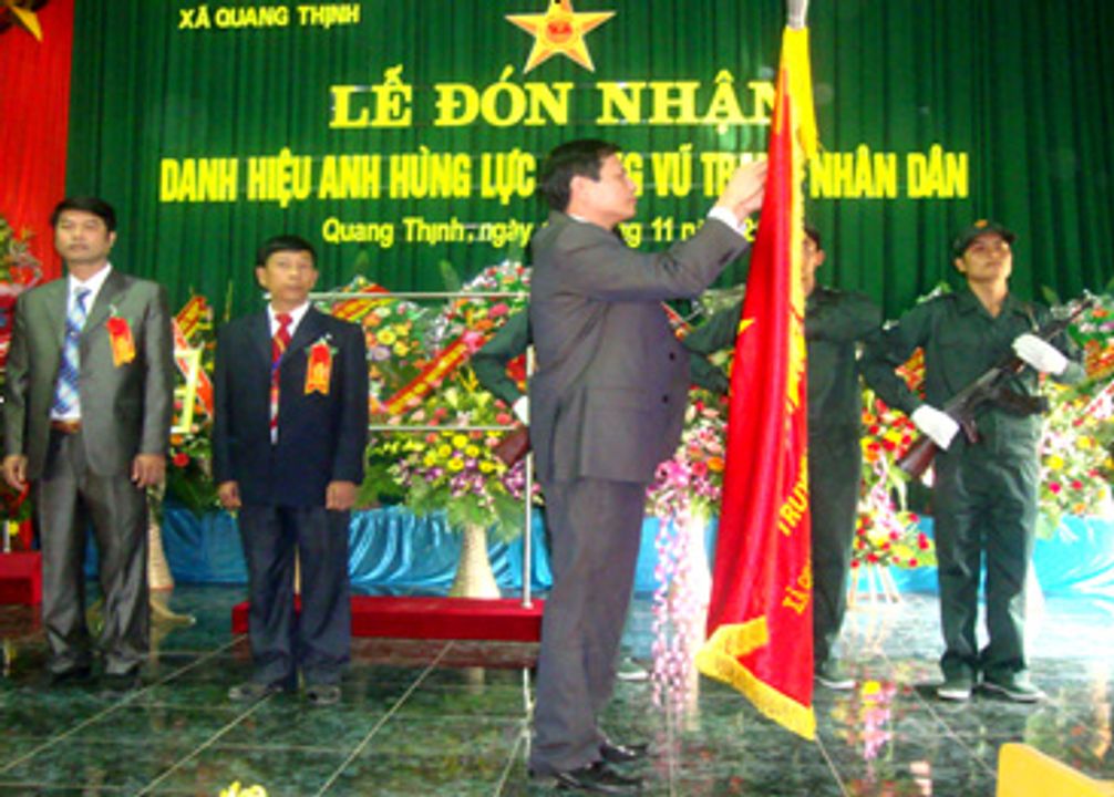 Đảng bộ nhân dân xã Quang Thịnh đón nhận danh hiệu anh hùng LLVT nhân dân thời kỳ kháng chiến chống Mỹ