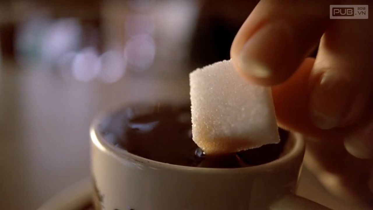 <i>Một cảnh trong phim Three Colors: Blue (1993, đạo diễn Krzysztof Kieslowski)</i>