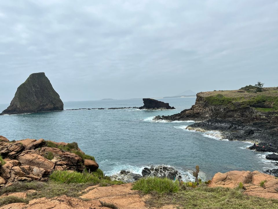 view toàn cảnh ra phía hòn Yến