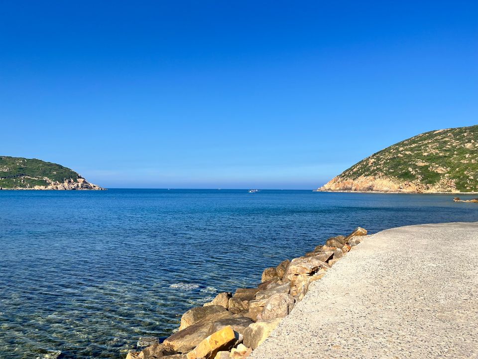 Trên con đường bê tông uốn lượn