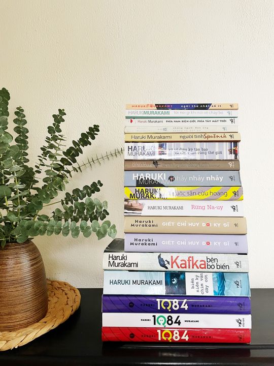 Bộ sách Murakami của mình 3 năm trước - giờ nó được update nhiều hơn 1 xíu :D