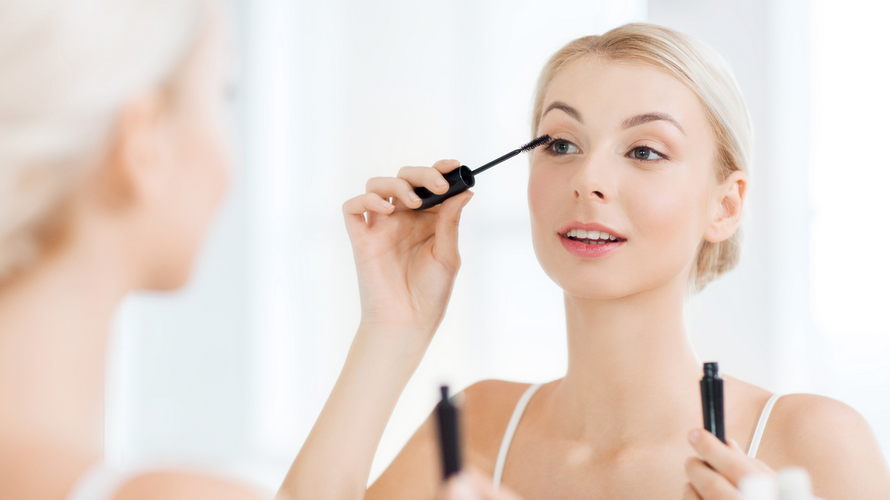 Chuốt mascara giúp mi dài hơn