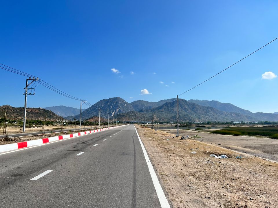 Con đường mới không tên (hoặc do mình chưa biết tên)