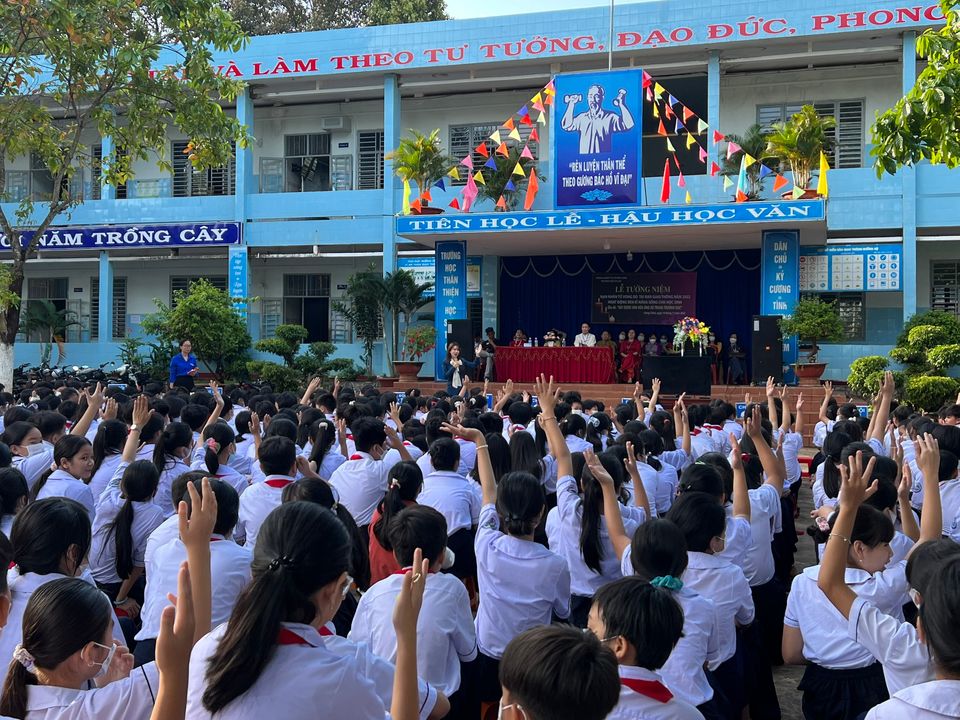 Mai Nguyễn Hoàng Nam đã đưa dự án xây dựng kỹ năng đi qua nhiều điểm trường tại Bình Phước
